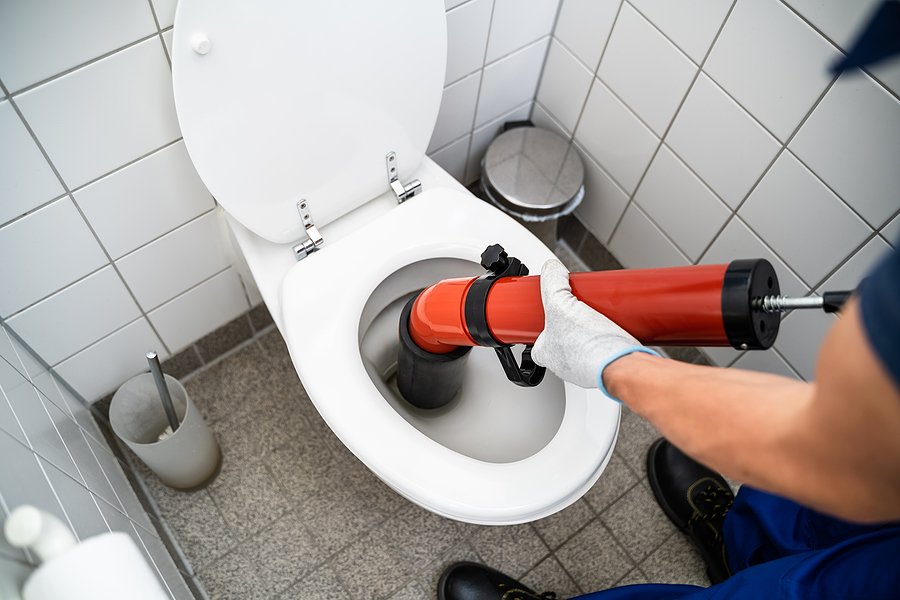 plumber clogged toilet